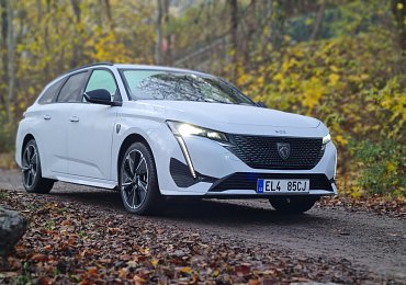 Test Peugeot e-308 SW GT: Skvělé auto, kterému by slušela větší baterie